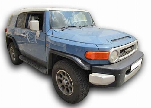 Repossessed TOYOTA FJ CRUISER